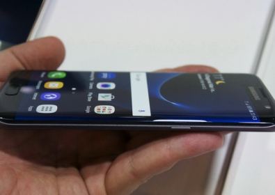 Samsung Galaxy S8: две версии с извити краища на екрана